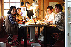 アトリエで楽しく制作中
